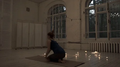 From v shape to cobra side view Stock Footage 92128306