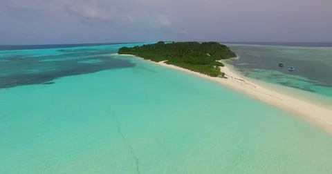 V00222 Maldives beautiful beach background white sandy tropical paradise island Stock Footage