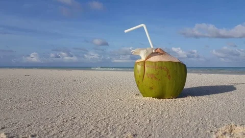 V00499 Maldives beautiful beach background white sandy tropical paradise island Stock Footage