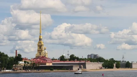 Va River and the Peter and Paul Fortress on a cloudy summer day. Stock Footage 341143378