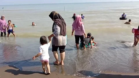 A vacation to the beach 1 Stock Footage 171426122