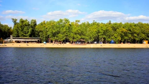 Vacation on the river 库存影片 116091240