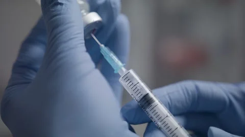 Vaccination syringe macro 4 動画素材 148007919