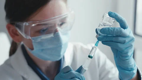 Vaccination as a vaccine administration process to prevent disease and maintain Vidéo 240542052