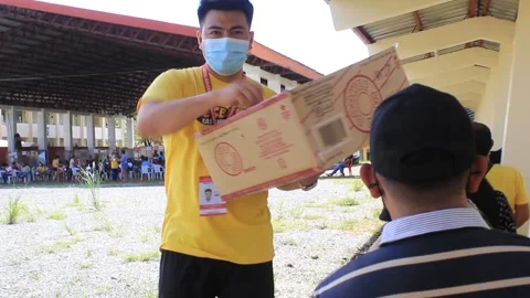 Vaccines Time Task Force Covid-19 Philippines Man Distributed Food Vídeo Stock 160432801