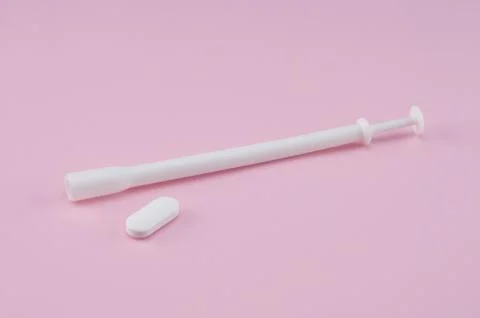 Vaginal tablet and applicator 스톡 사진