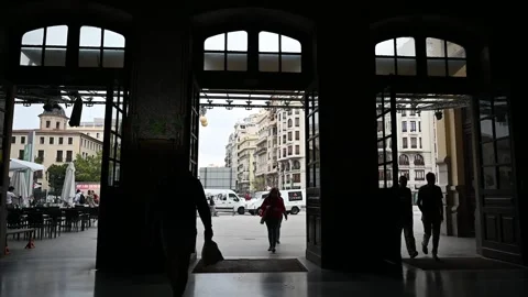 Valencia – April 9, 2025: Interior of the train station in Valencia. Stock Footage 326364037