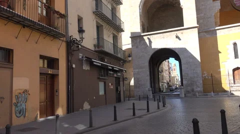 Valencia, Quart Towers (Torres de Quart), seen from Calle Quart, Spain Stockbeeldmateriaal 65112166