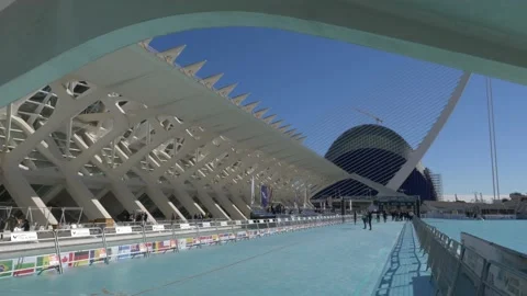 Valencia, view of Museu de les Ciències Príncipe Felipe and L'Àgora Video stock 132441970