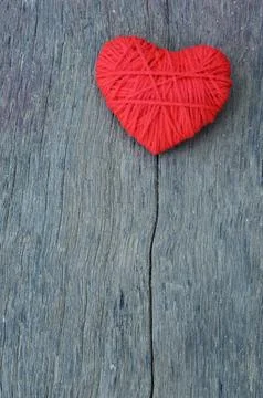 Valentine's day background Idea with Red heart flower made from thread yarn.. Foto stock