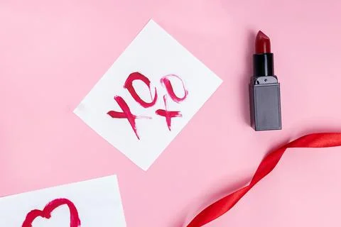 Valentine's day flat lay composition on pink Foto stock