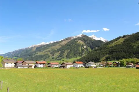 Valley of Austrian Alps 스톡 사진