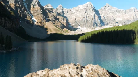 Valley of the Ten Peaks Stockbeeldmateriaal 65765433