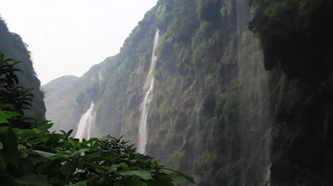 Valley three waterfalls Video stock 32168823