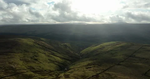 A valley in Wharfedale Видео 330103308