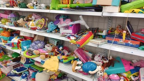 Value Village second-hand store in  Canada Stock Photos