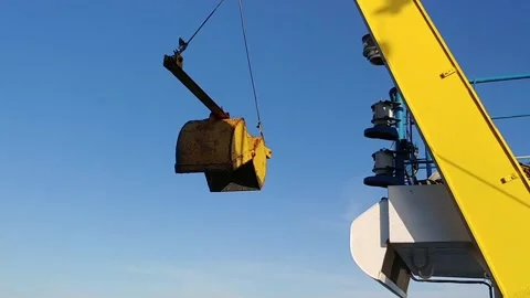 Van Veen Grab Video stock 220788438