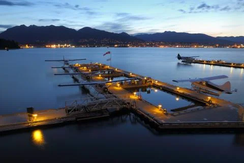 Vancouver Harbor Floatplane Base Dawn 스톡 사진