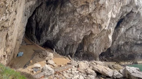 Vanguard Cave Panoramic (World Heritage Site) Stock-Footage 157784343