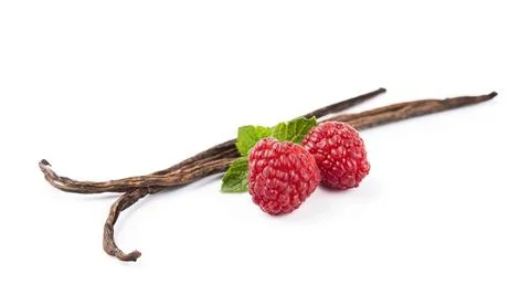 Vanilla pods with raspberry on white backgrounds. Foto stock