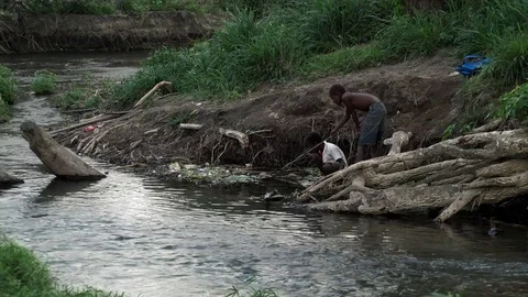Vanuatu children playing Stockbeeldmateriaal 76504341