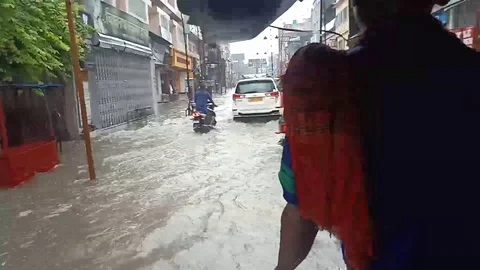 Varanasi Flood  Stock Footage 116804004