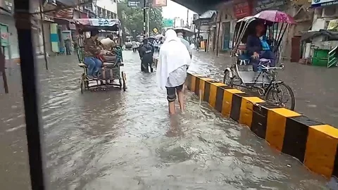 Varanasi Flood  Stock Footage 116804034