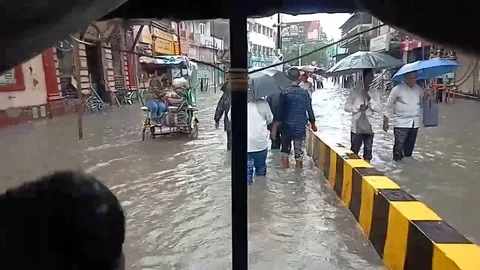 Varanasi Flood  Stock Footage 116804041