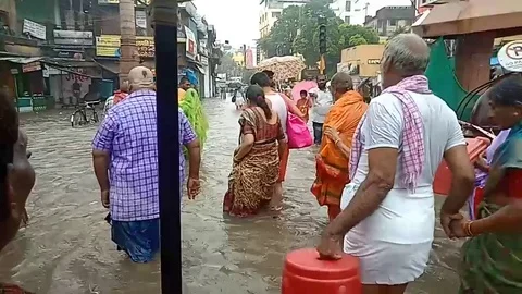 Varanasi Flood  Stock Footage 116804083