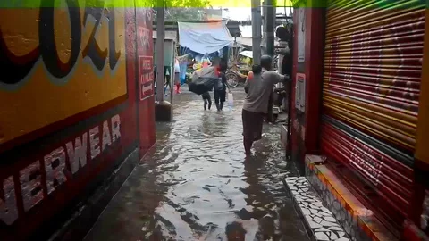 Varanasi Flood  Stock Footage 116804122