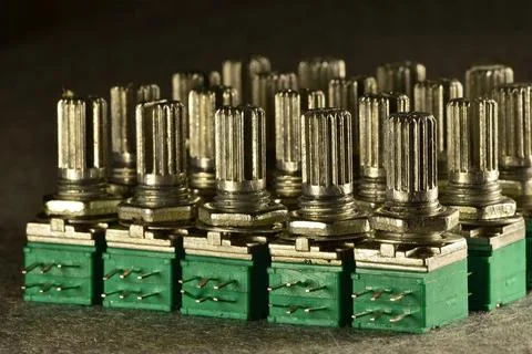 Variable resistances standing one behind the other in a column on the desktop Stock-Fotos