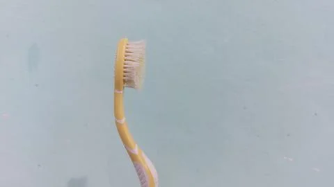 A variety of toothbrush options with different models and colors Stock-Fotos