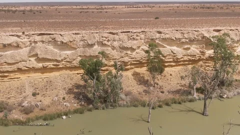 Various aerial shots of the Murray Darling Basin or river system. Vidéo 104736708