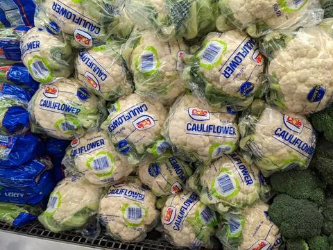 Various Cauliflower Available for Purchase Fotos de archivo