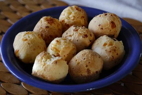 Various cheese bread on a plate - Minas Gerais food Foto stock