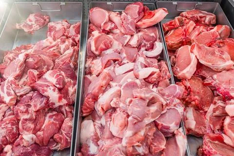 Various cuts of pork steaks, different parts of the body cutting meat for sal Foto stock