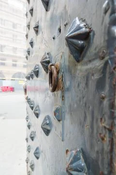Various elements of a powerful medieval door Foto stock
