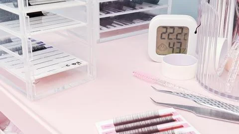 Various lash styles and techniques for natural, dramatic, and volumized lashe Stock Photos