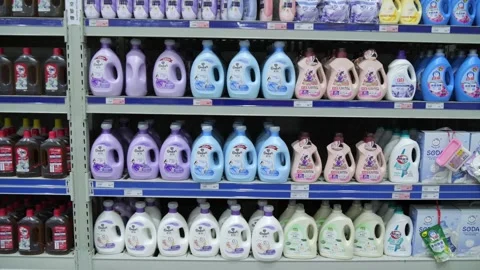 Various laundry and fabric softeners in a supermarket. Видео 279319583