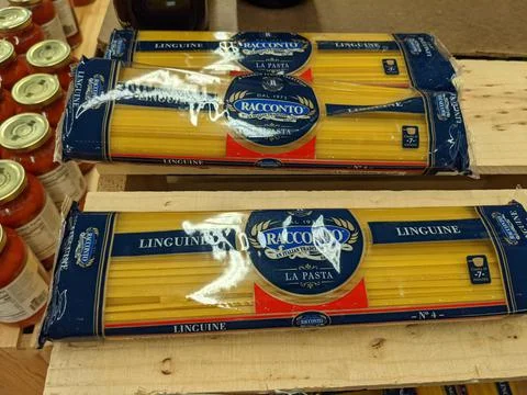Various Linguine Available for Purchase 스톡 사진