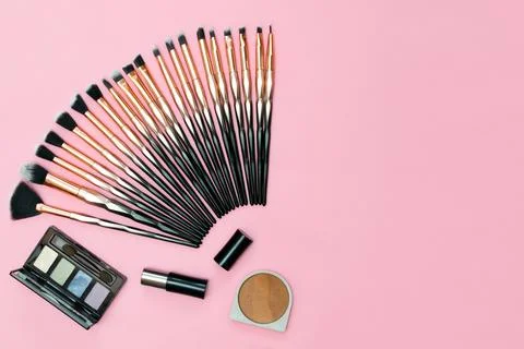Various Makeup brushes full set, lipstick, eyeshadow and powder, everyday mak Stock-Fotos