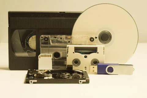 Various media types. compact disc. memory card. video tape. digital video and Foto stock