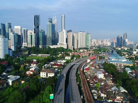 Various mode of transportation in the city. Видео 80557963