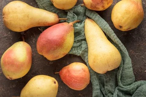 Various pears on a dark background Stock-Fotos