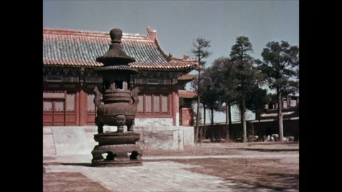 Various shots of ancient temples and gardens, 1939 China Vidéo 131529017