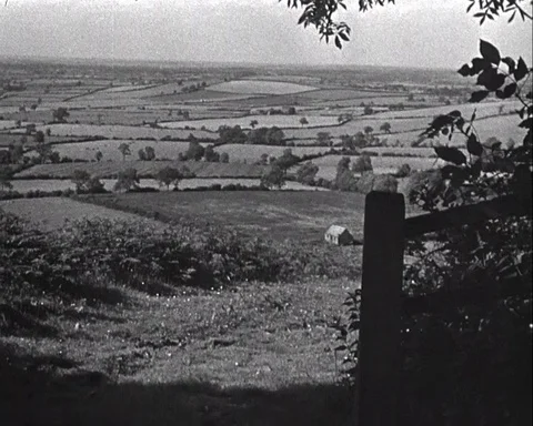 Various shots of English Midland Shires in summer, UK 1944 Vídeo Stock 136674853