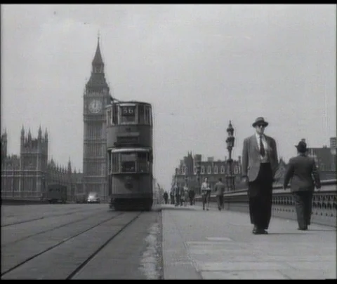 Various shots of London's last double decker trams in the streets, UK 1953 Vidéo 133270737