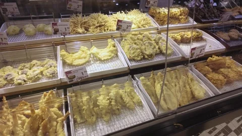 Various types of deep-fried tempura finger foods selling in the supermarket 動画素材 285007151