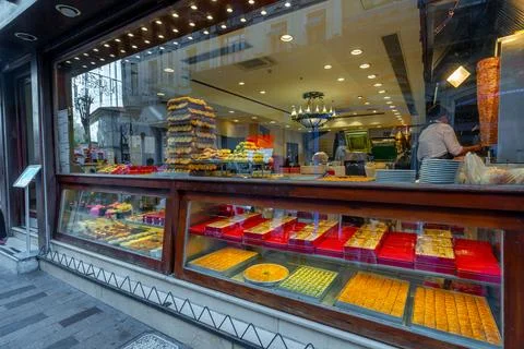 Various types of sweets at an Istanbul bazaar, Turkey Stock-Fotos