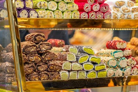 Various types of sweets at an Istanbul bazaar, Turkey Stock-Fotos